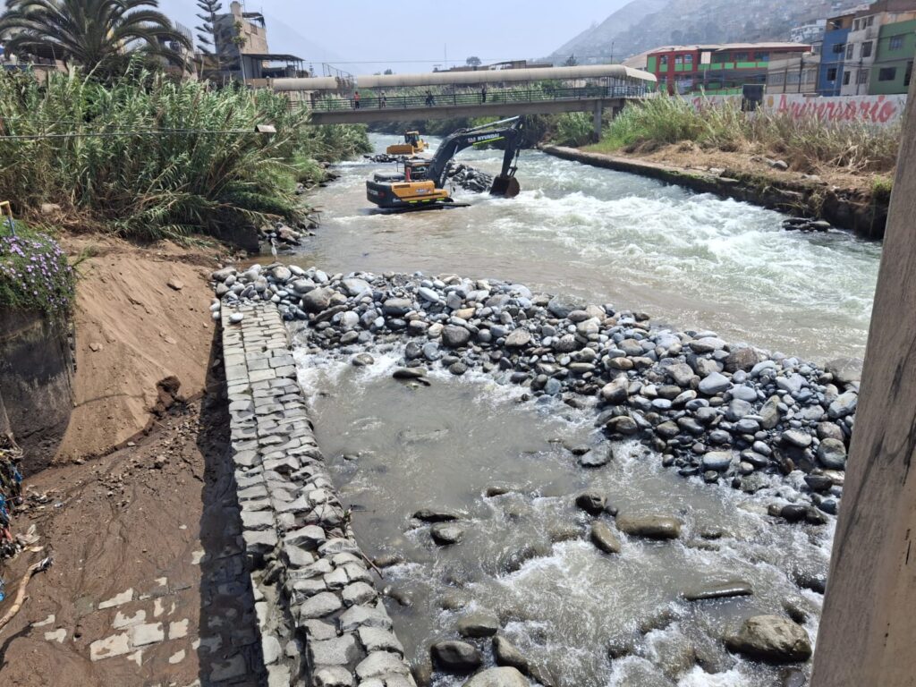limpieza de vaso en toma huampaní (2)
